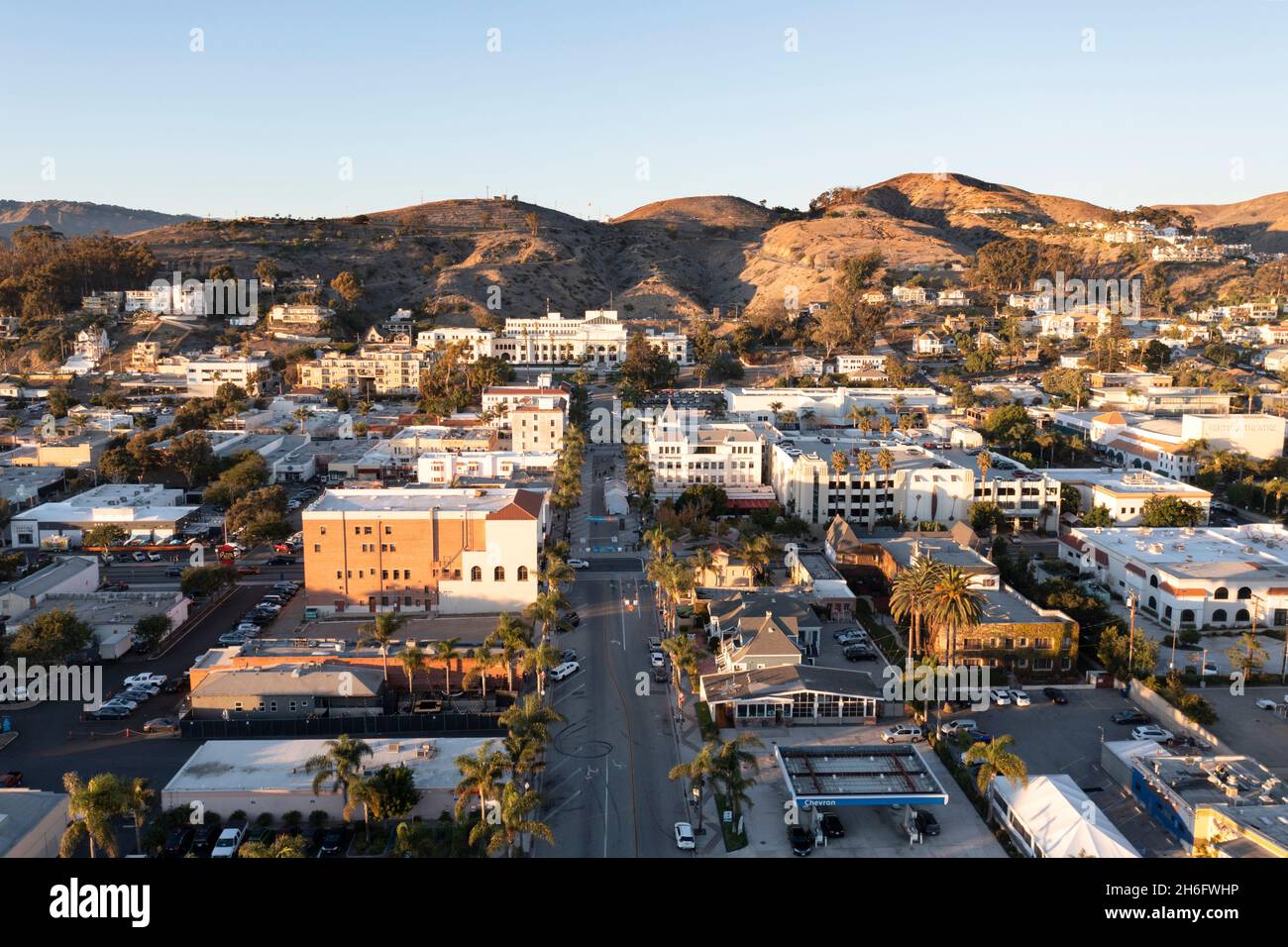 Luftaufnahme mit Blick auf die California Street in der Innenstadt von Ventura Stockfoto