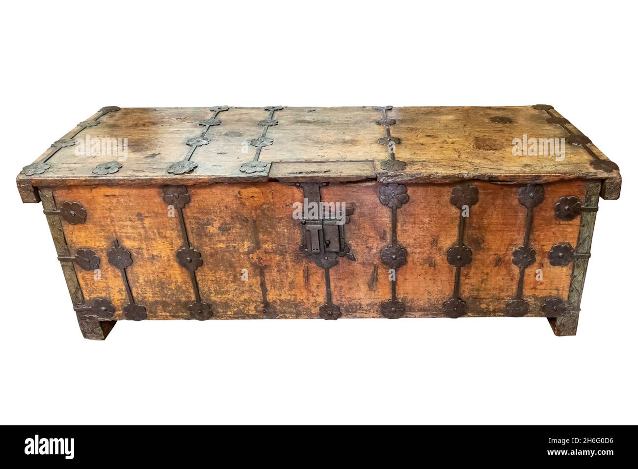 Alte Holzkiste für den Transport von Kleidung und Gegenständen Stockfoto