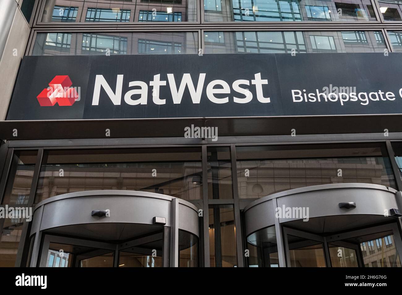 NatWest Bankfiliale in Bishopsgate, London England Vereinigtes Königreich Großbritannien Stockfoto