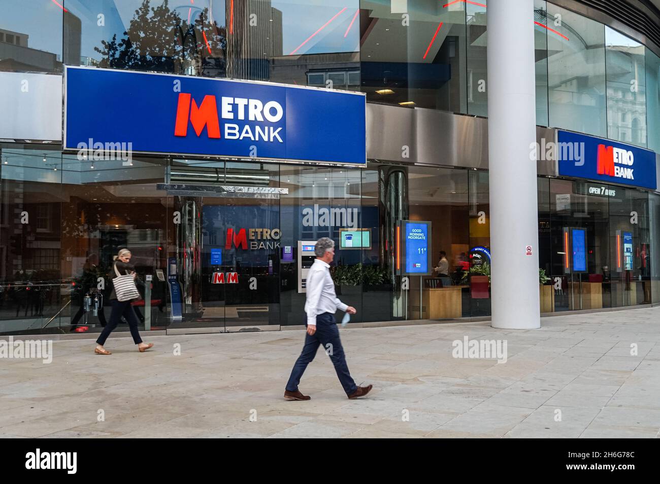 Niederlassung der Metro Bank in London England Vereinigtes Königreich Großbritannien Stockfoto