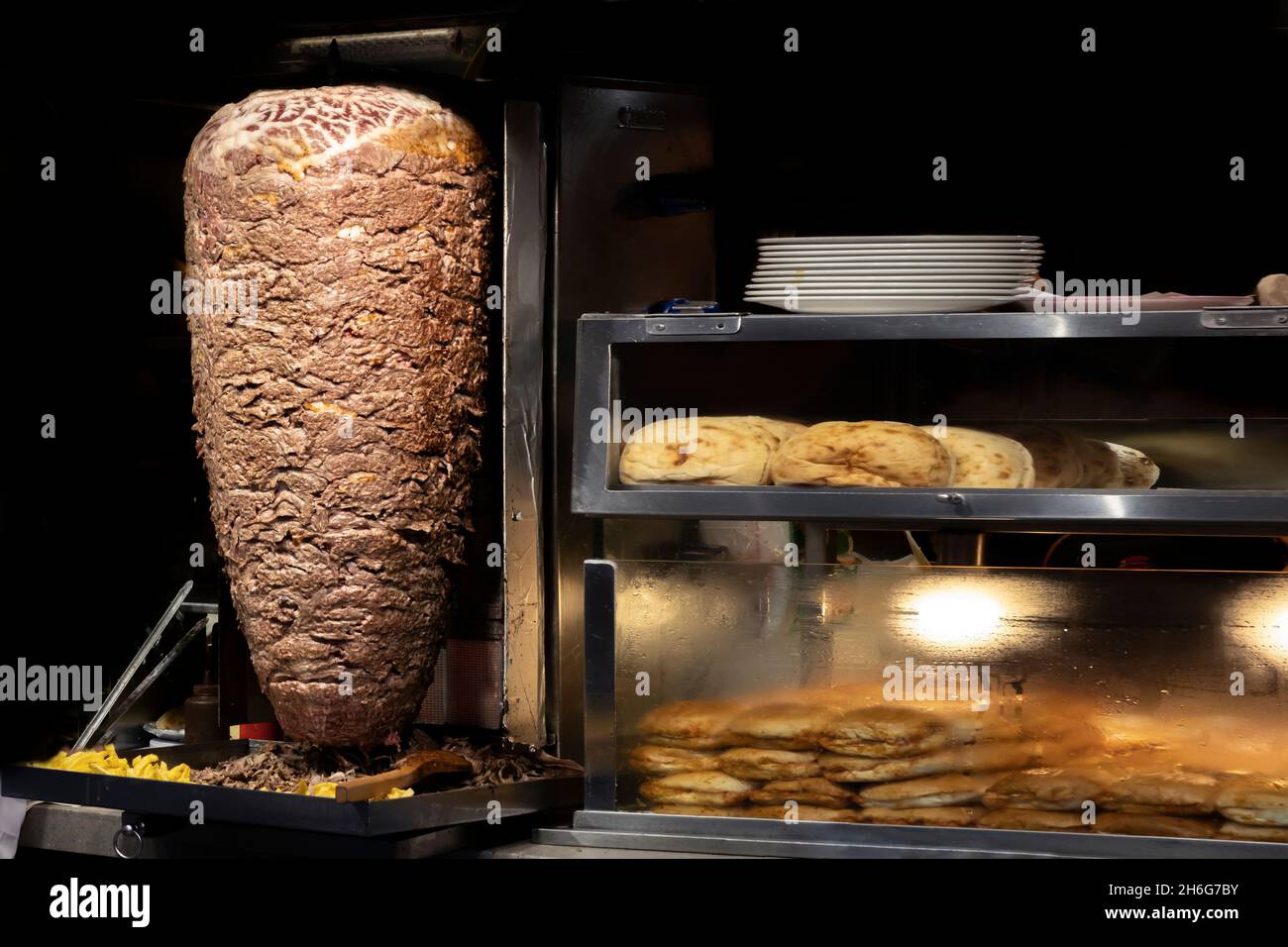 Traditioneller türkischer Straßenessen-Döner Stockfoto