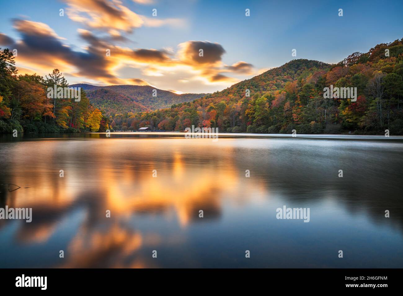Vogel State Park, Georgia, USA in der Herbstsaison. Stockfoto