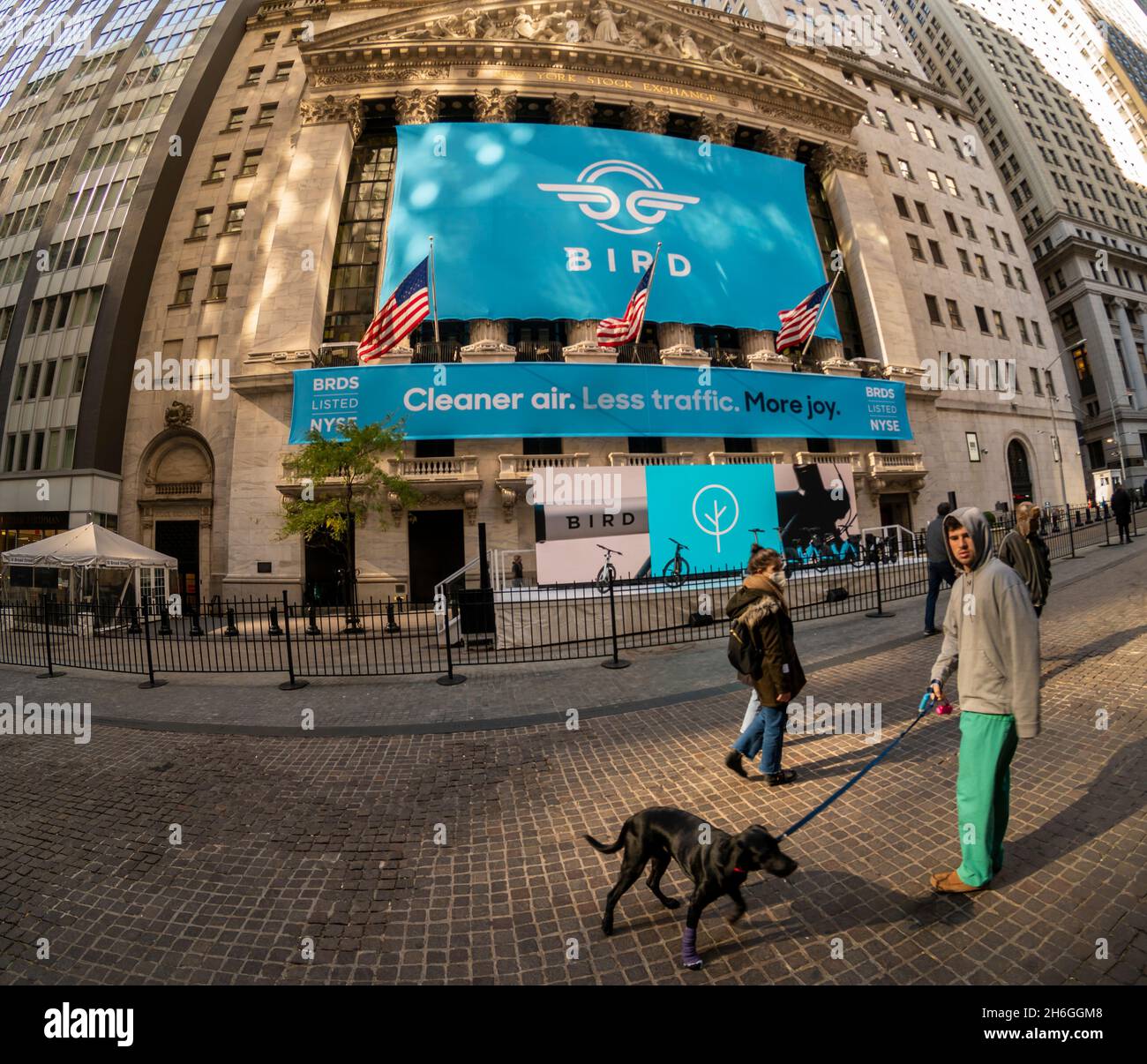 Die New Yorker Börse wird am Freitag, den 5. November 2021, für das erste öffentliche Angebot von Bird Rides Inc., einem Unternehmen für Mikromobilitätslösungen, eingerichtet. Das Unternehmen, das über einen SPAC-Deal mit Switchback II Corp. (© Richard B. Levine) notiert ist Stockfoto
