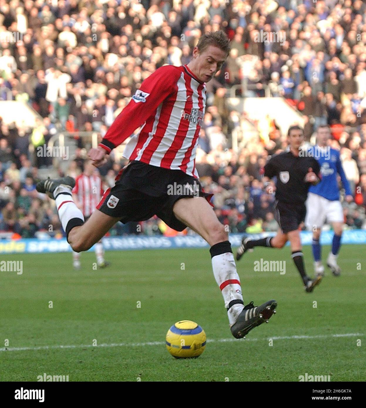 SOUTHAMPTON V EVERTON PETER CROUCH PIC MIKE WALKER, 2005 Stockfoto