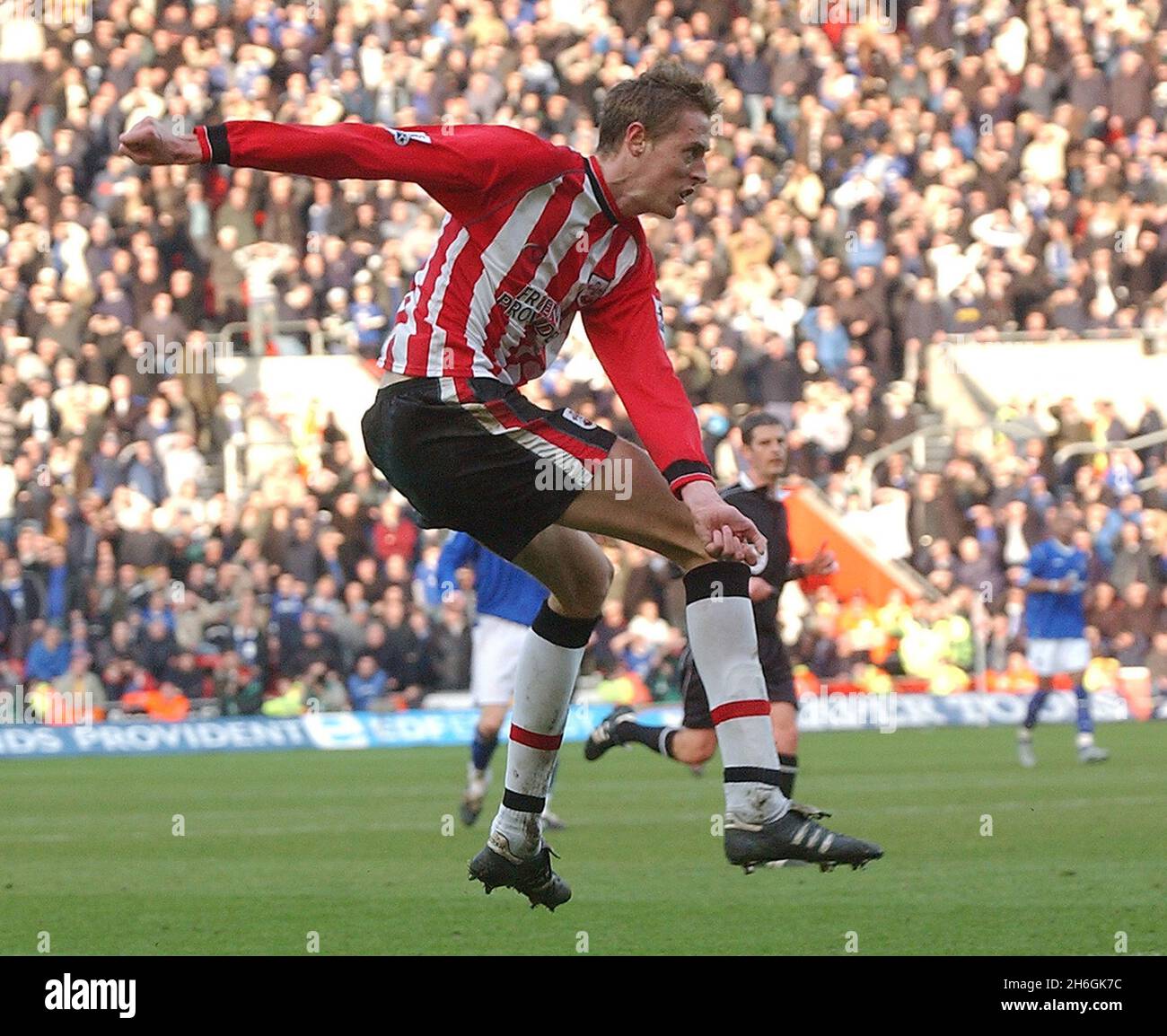 SOUTHAMPTON V EVERTON PETER CROUCH PIC MIKE WALKER, 2005 Stockfoto