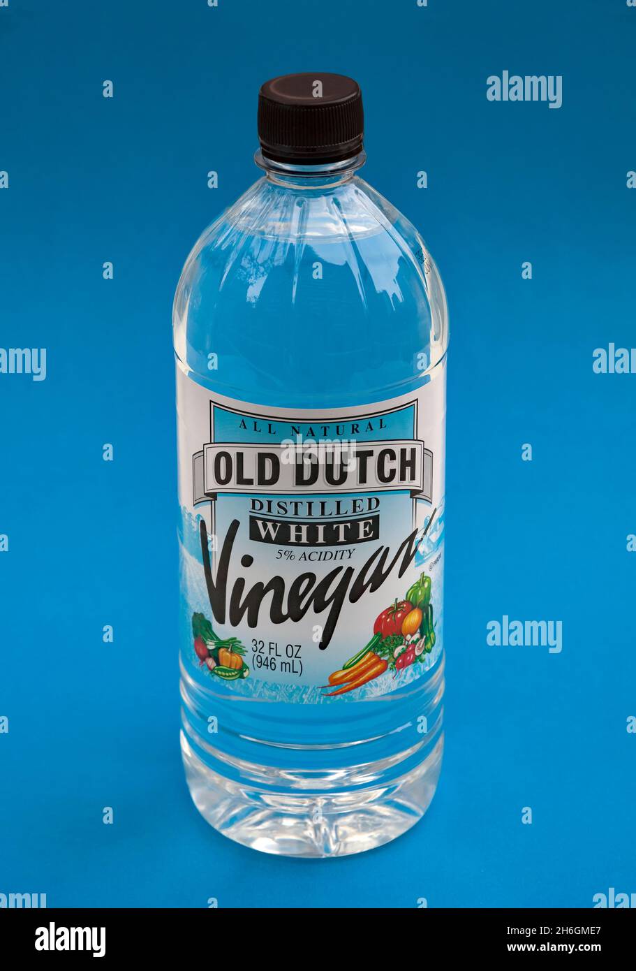Flasche Altniederländischer destillierter Weißessig. Stockfoto