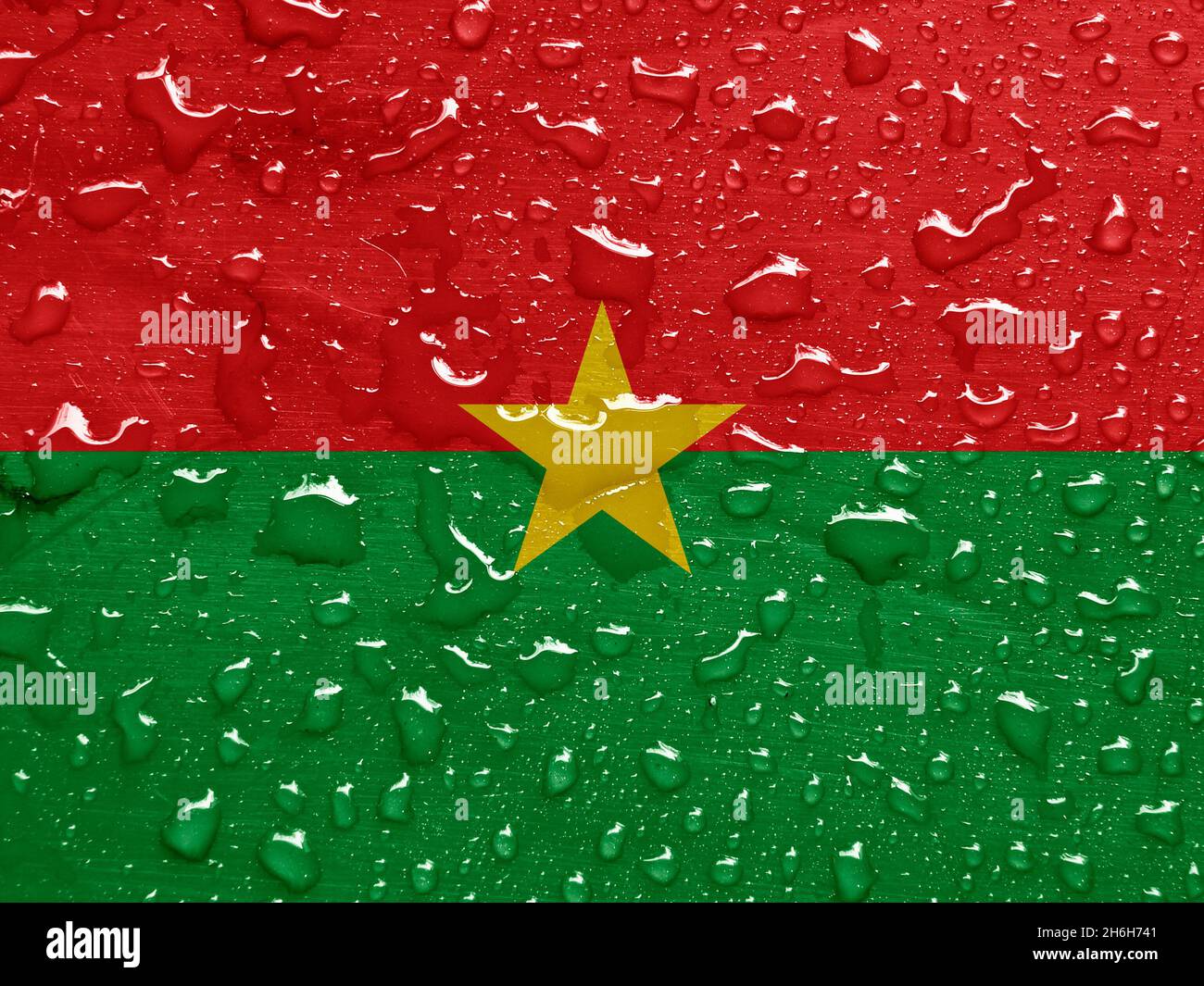 Flagge Burkina Faso mit Regentropfen Stockfoto