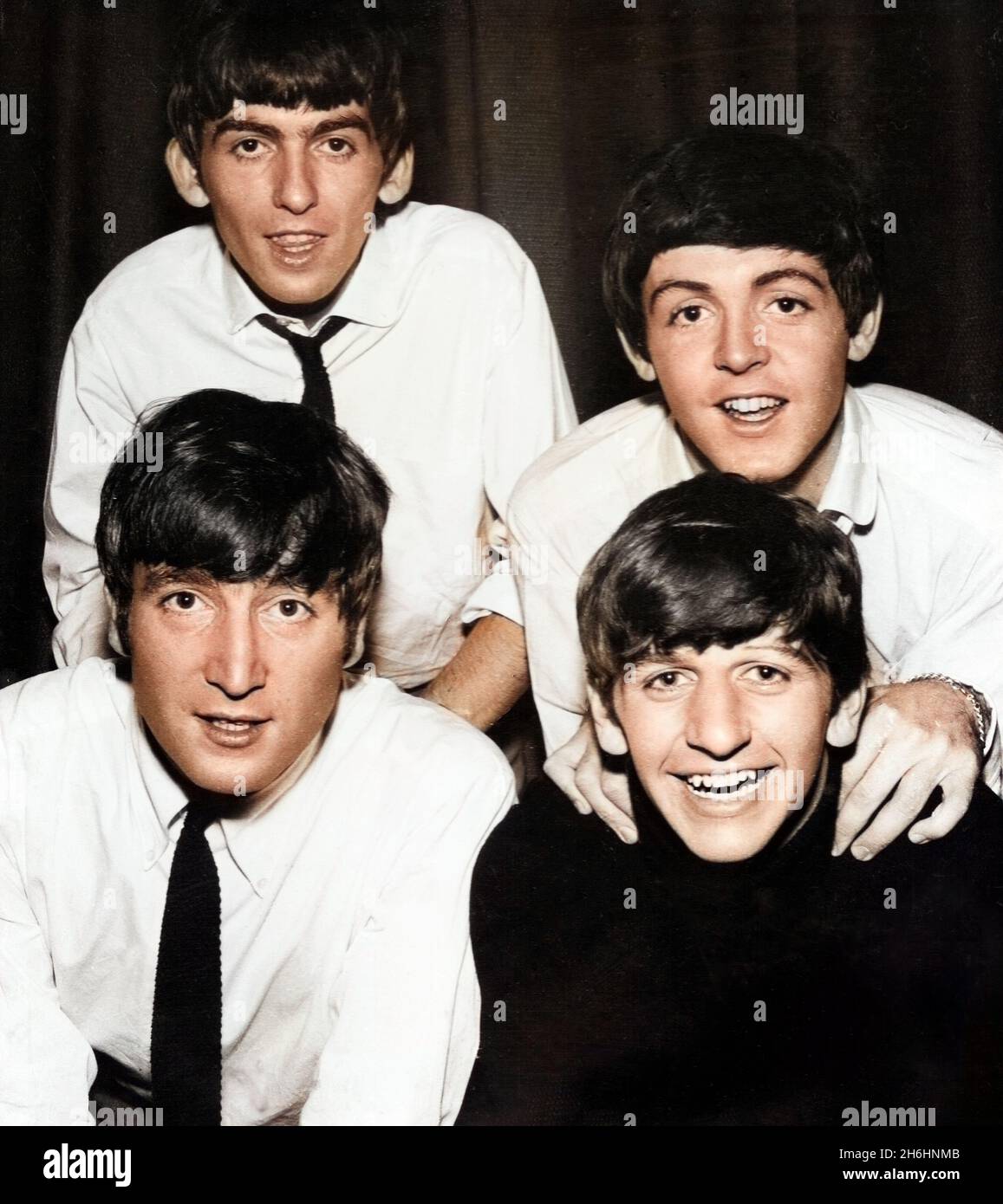 The Beatles - Studio Photo, gescannt von einem Original s/w-Foto aus dem Jahr 1960s und „eingefärbt“ in Photoshop. Fotograf unbekannt. Stockfoto