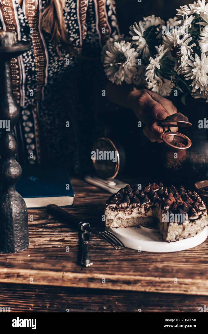 Tiramisu-Dessert. Retro-Foto. Stockfoto