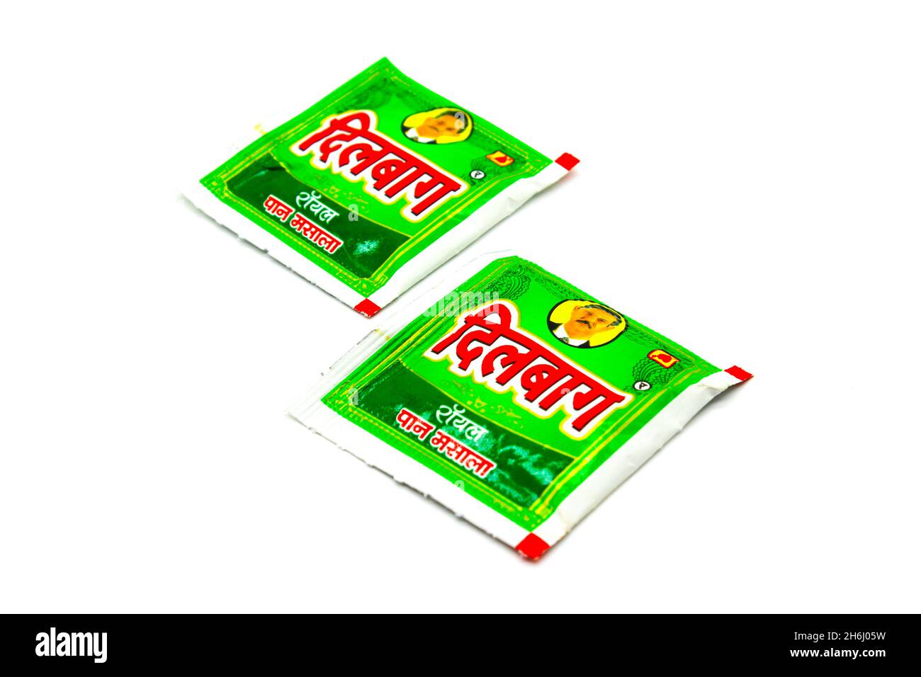 Noida , Utter pardesh , Indien - oktober 18 2021 , Kautabak , Ein Bild von Kautabak auf weißem Hintergrund mit selektivem Fokus in noida Stockfoto