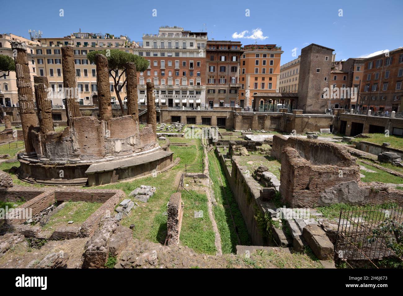 Italien, Rom, Region Sacra von Largo di Torre Argentinien, Tempel B (2. Jahrhundert v. Chr.) und Tempel C (4. Jahrhundert v. Chr.) Stockfoto