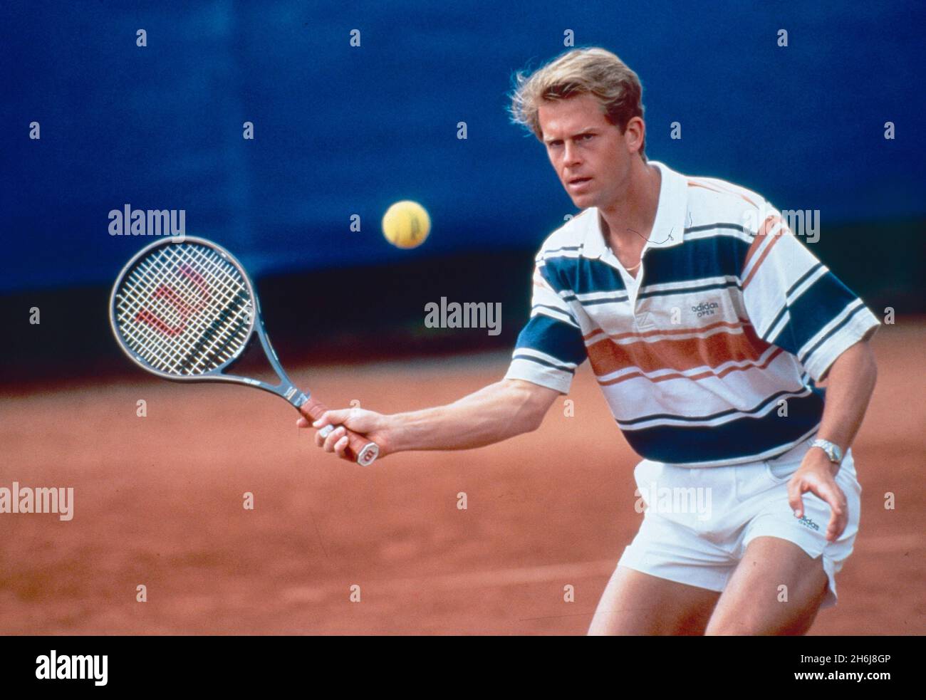 Der schwedische Tennisspieler Stefan Edberg, der Adidas Cup der 1990er  Jahre Stockfotografie - Alamy