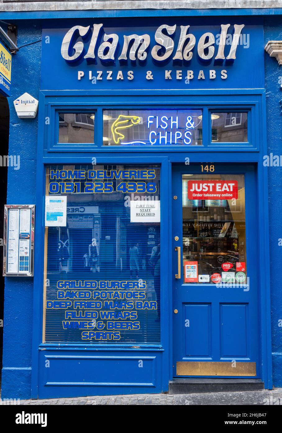 Shop Front of Clam Shell A Pizza Kebab und Fish and Chip Shop Edinburgh Altstadt Schottland