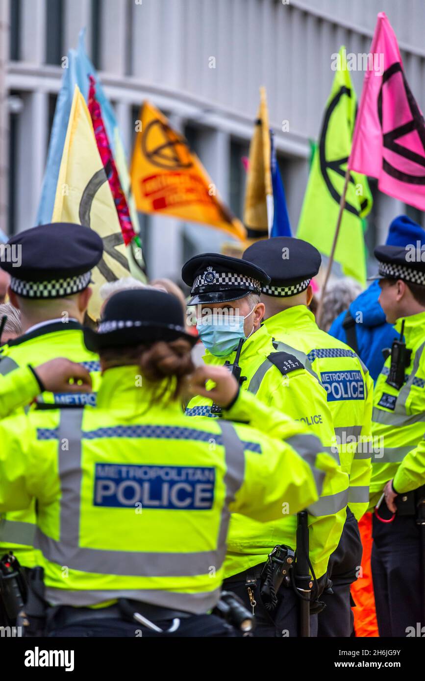 Protest gegen Lord Mayor Show, Rise and Rebel march, Extinction Rebellion, London, Großbritannien. November 2021 Stockfoto