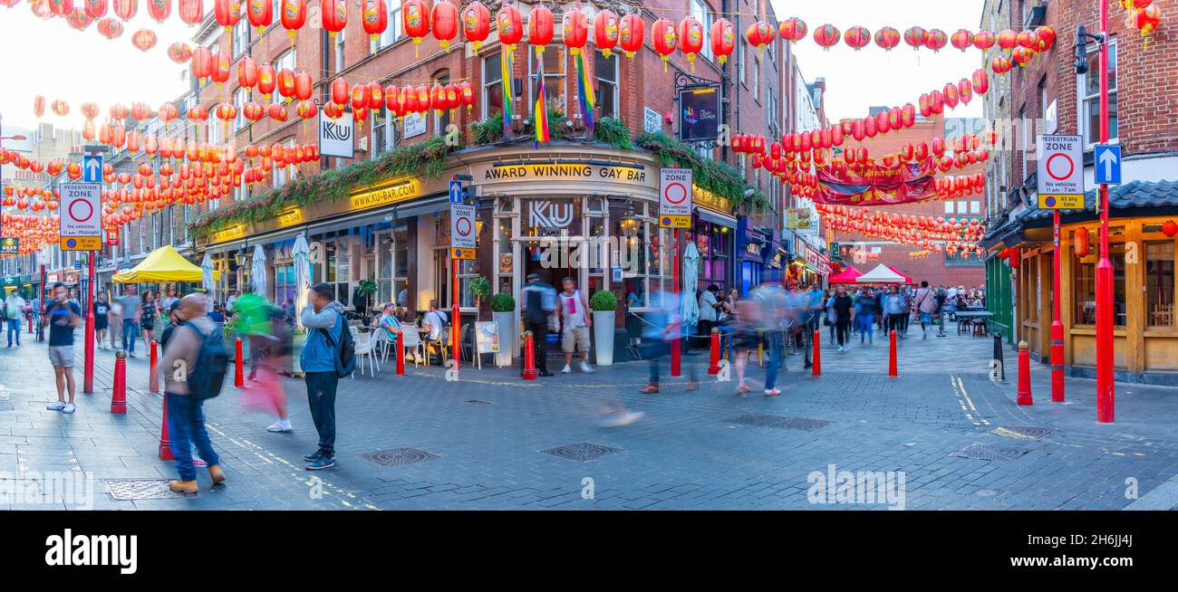 Blick auf die Gerrard Street in Chinatown, West End, Westminster, London, England, Vereinigtes Königreich, Europa Stockfoto