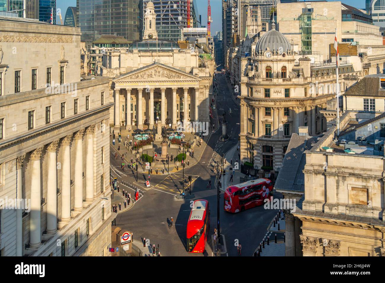 Erhöhte Ansicht der Royal Exchange, Bank, London, England, Vereinigtes Königreich, Europa Stockfoto