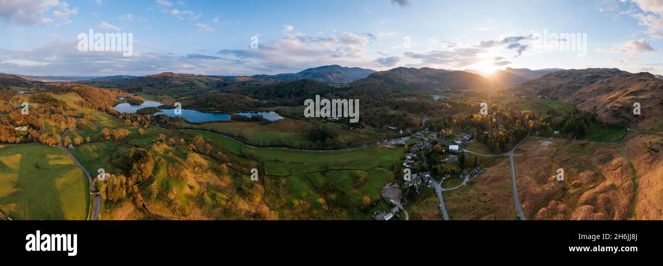Luftaufnahme des Sonnenuntergangs über Elterwater, Lake District National Park, UNESCO-Weltkulturerbe, Cumbria, England, Großbritannien, Europa Stockfoto