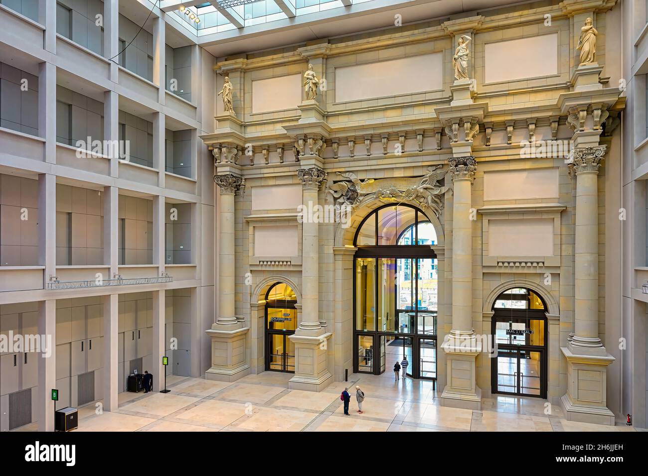 Barocktor im Foyer, dem Berliner Schloss (Humboldt Forum, unter den Linden, Berlin, Deutschland, Europa Stockfoto