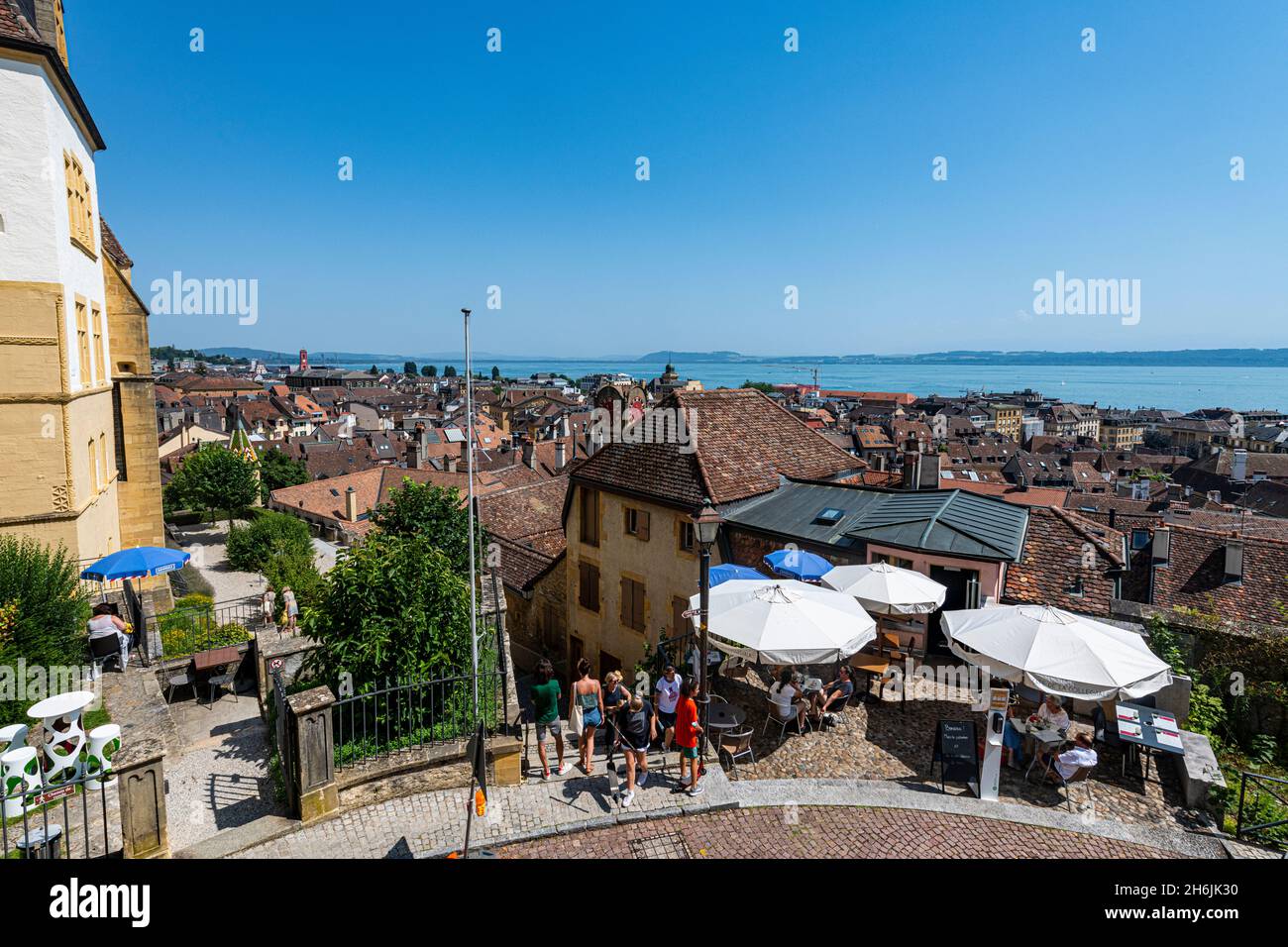 Blick über Neuchatel und den Neuchatelsee, Schweiz, Europa Stockfoto