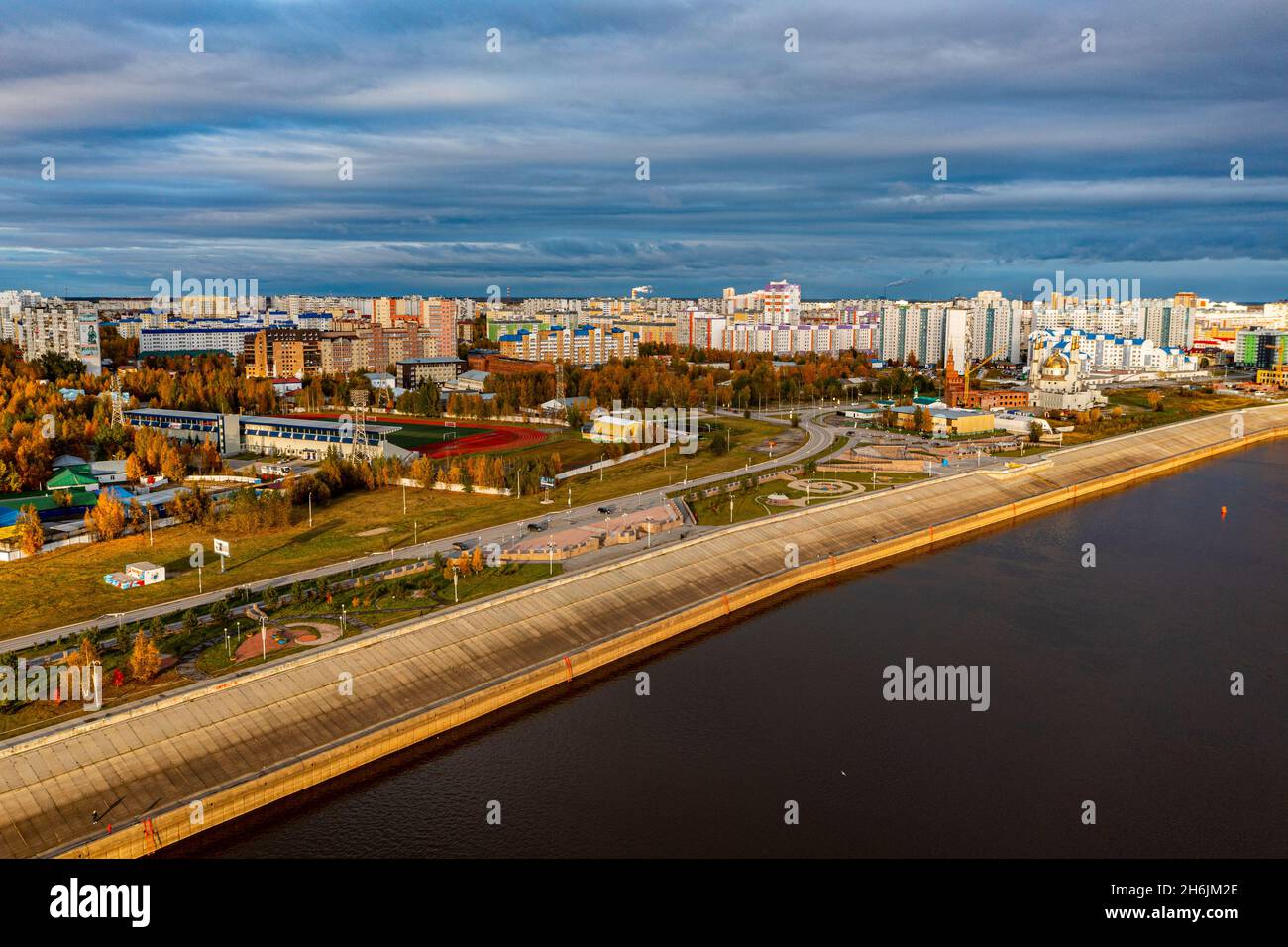 Luftaufnahme von Nischnewartowsk, Chanty-Mansi Autonomous Okrug, Russland, Eurasien Stockfoto