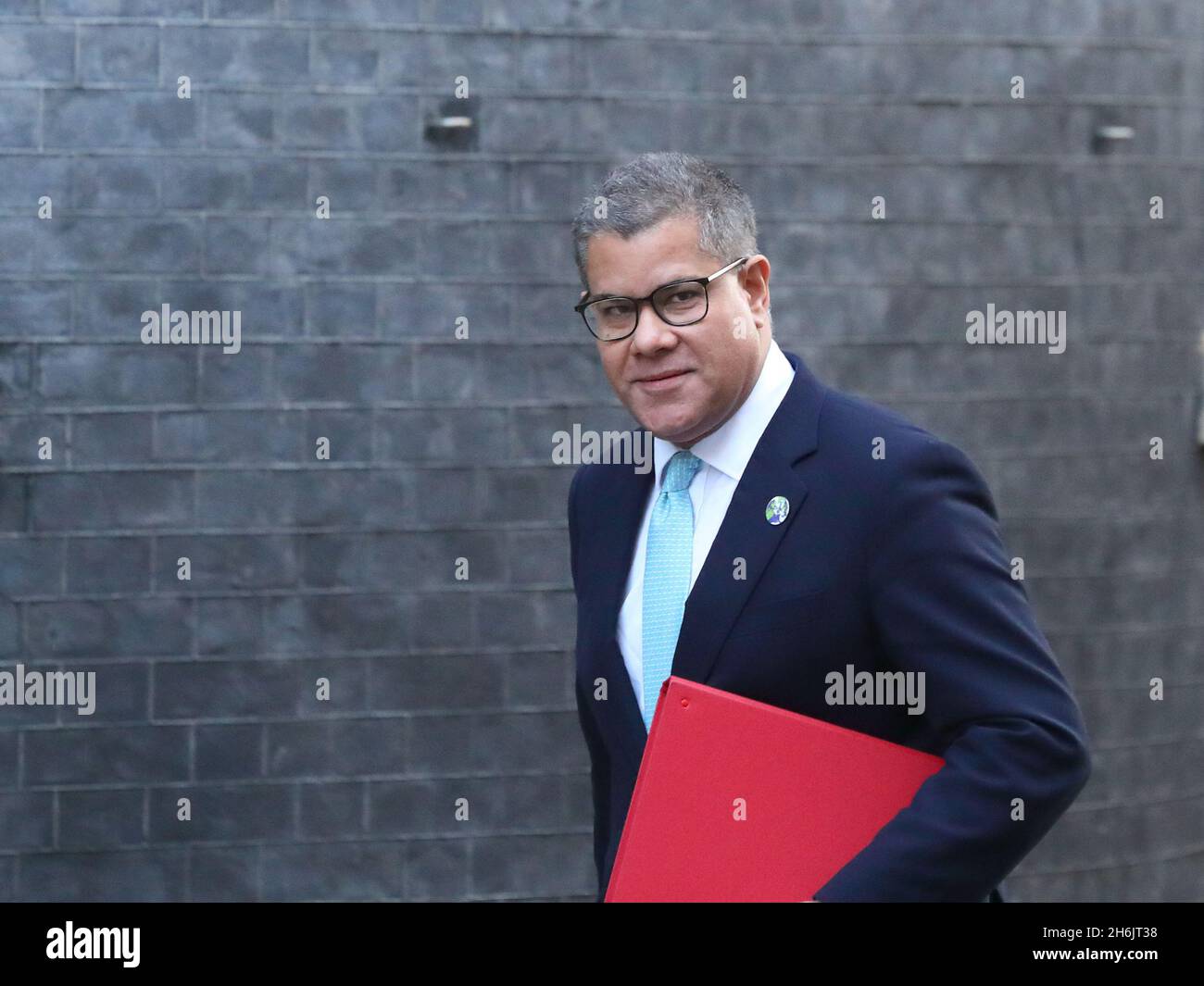 London, Großbritannien. November 2021. Der Staatsminister im Kabinettsbüro Alok Sharma kommt zur wöchentlichen Kabinettsitzung. Quelle: Uwe Deffner/Alamy Live News Stockfoto