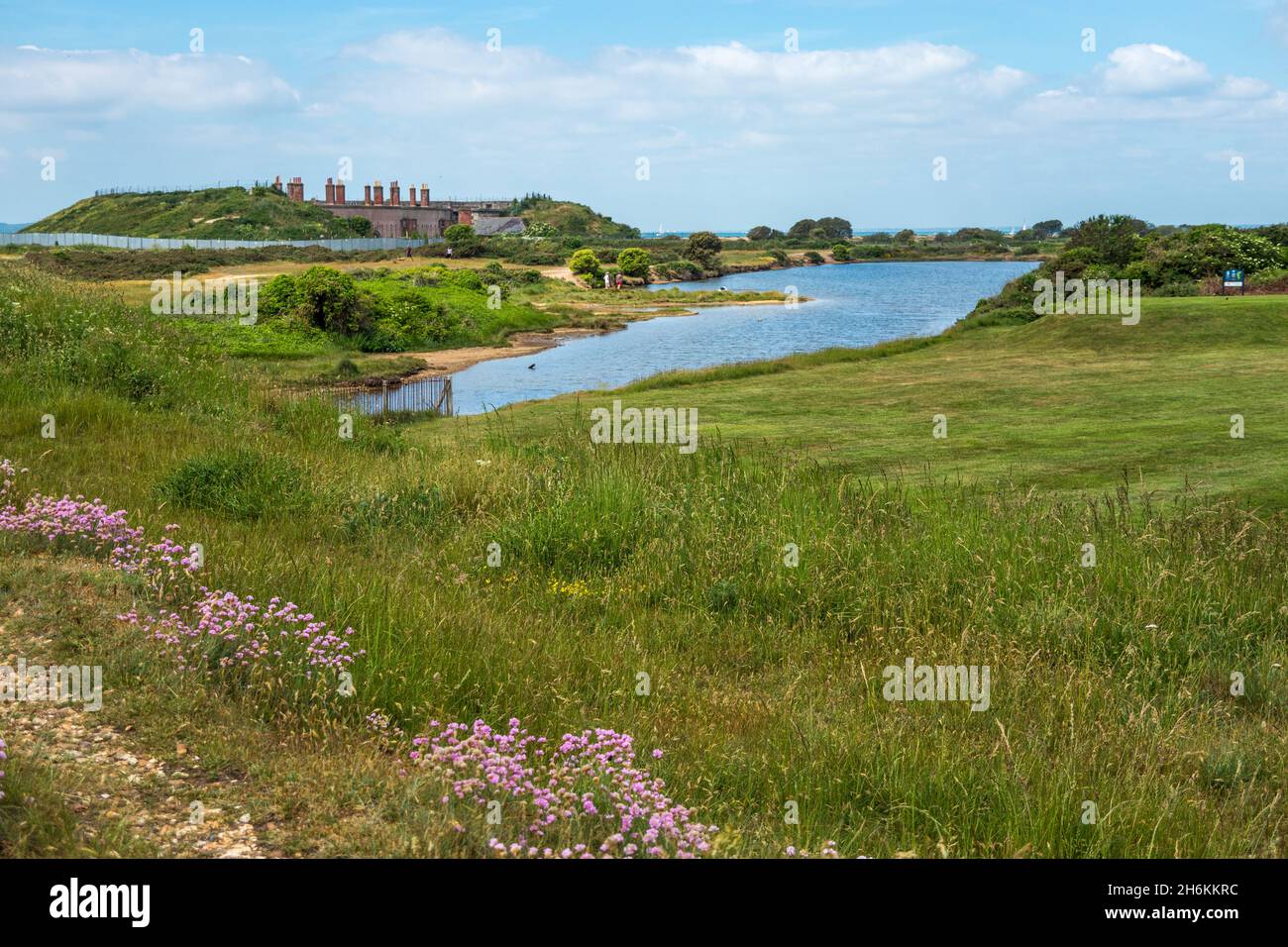 Gosport & Stokes Bay Golf Club Course mit Blick auf den See und Fort Gilkicker Gosport, Hampshire England Stockfoto