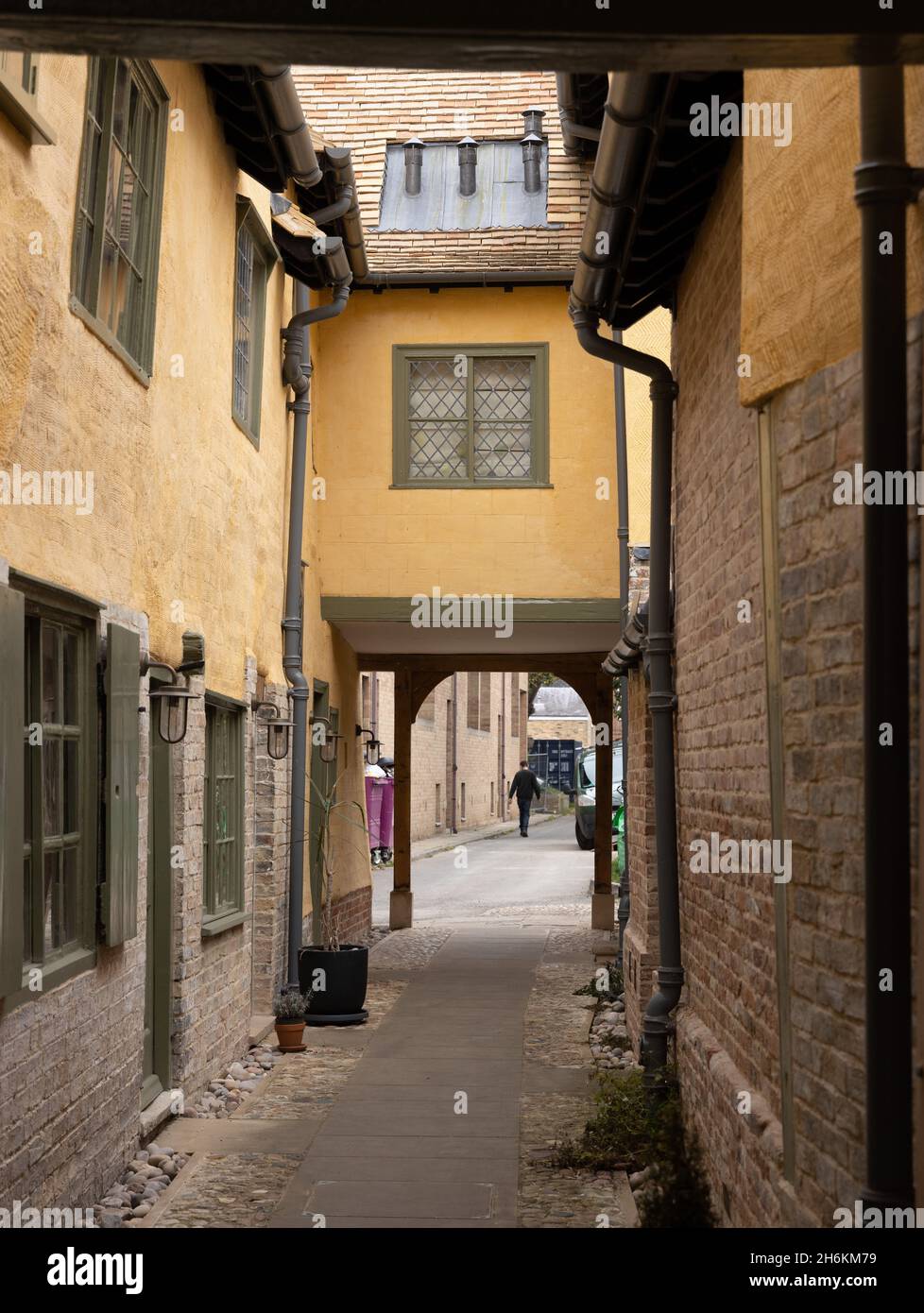 Tunwell Court eine alte, schmale, versteckte Straße aus dem 16. Jahrhundert im Herzen von Cambridge, England Stockfoto