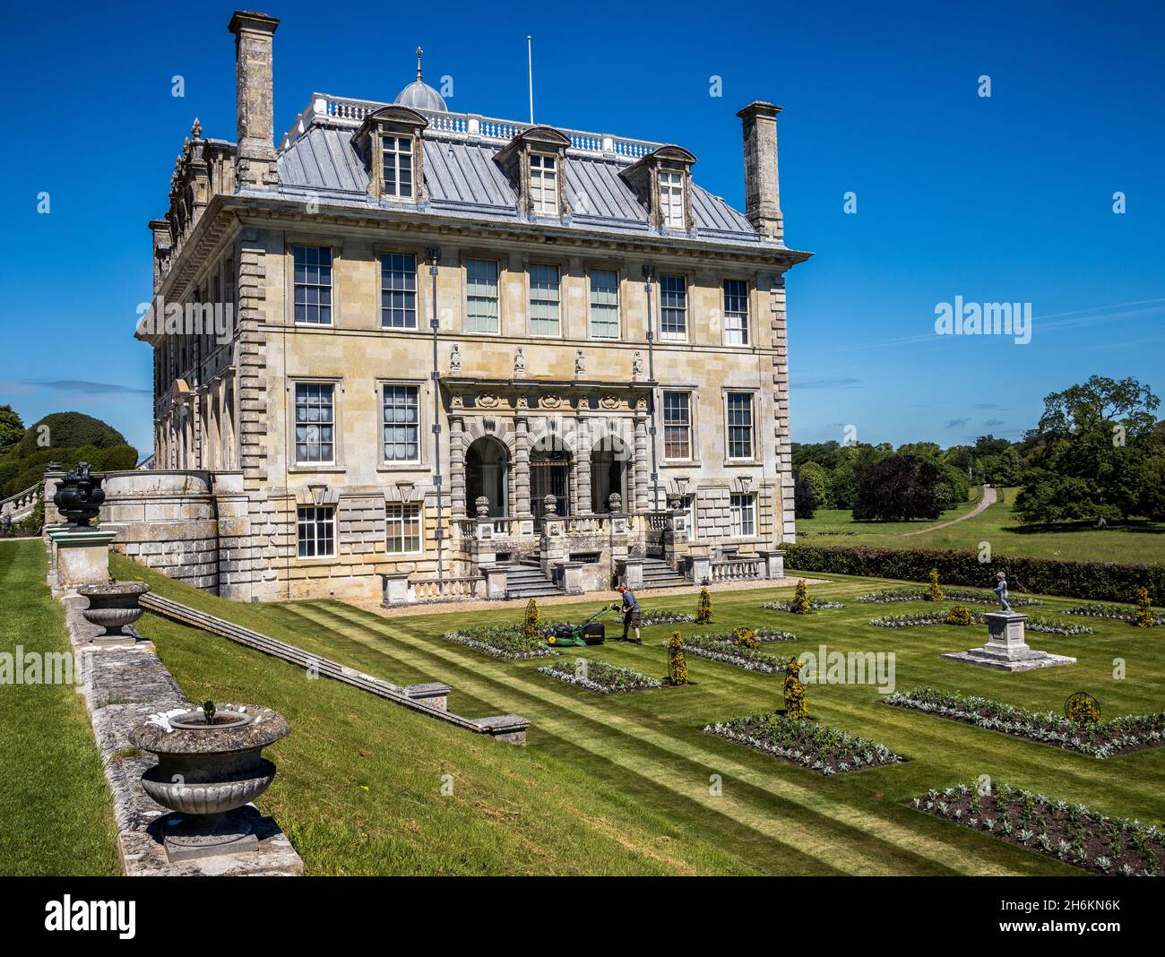 Imposantes Kingston Lacy, basierend auf einem Landhaus und Anwesen des venezianischen Palastes, Wimborne Minster, Dorset, England. Einst der Familiensitz der Bankes Stockfoto