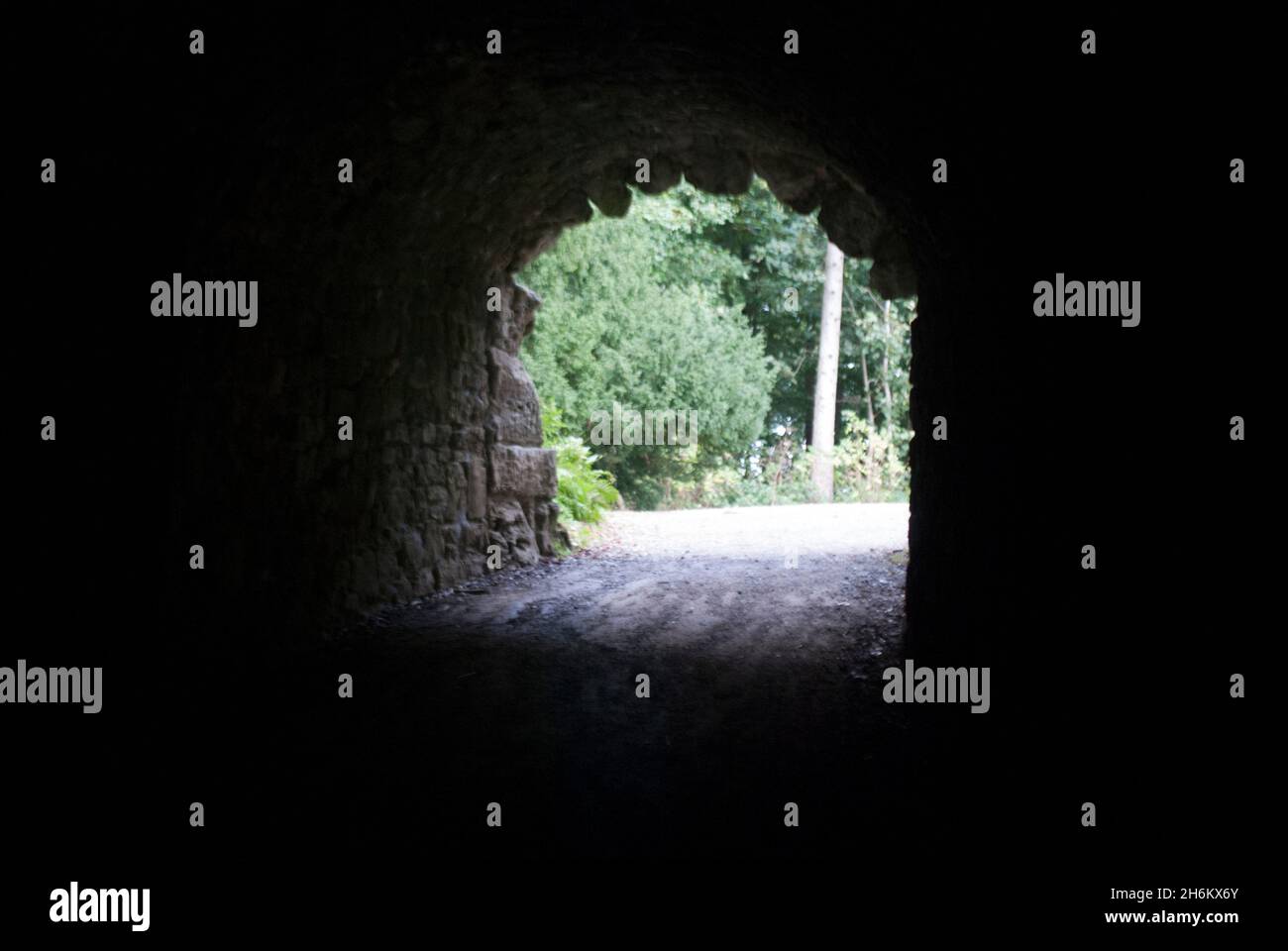 Serpentine Tunnel, Studley Royal Water Garden, Studley Royal Park, Fountains Abbey, Aldfield, in der Nähe von Ripon, North Yorkshire, England Stockfoto