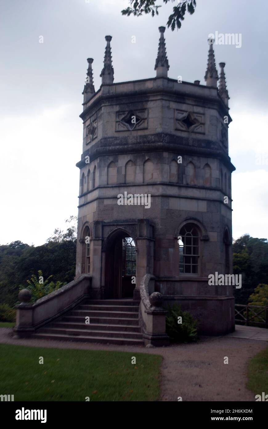 Octagon Tower im Studley Royal Park, Fountains Abbey, Aldfield, in der Nähe von Ripon, North Yorkshire, England Stockfoto