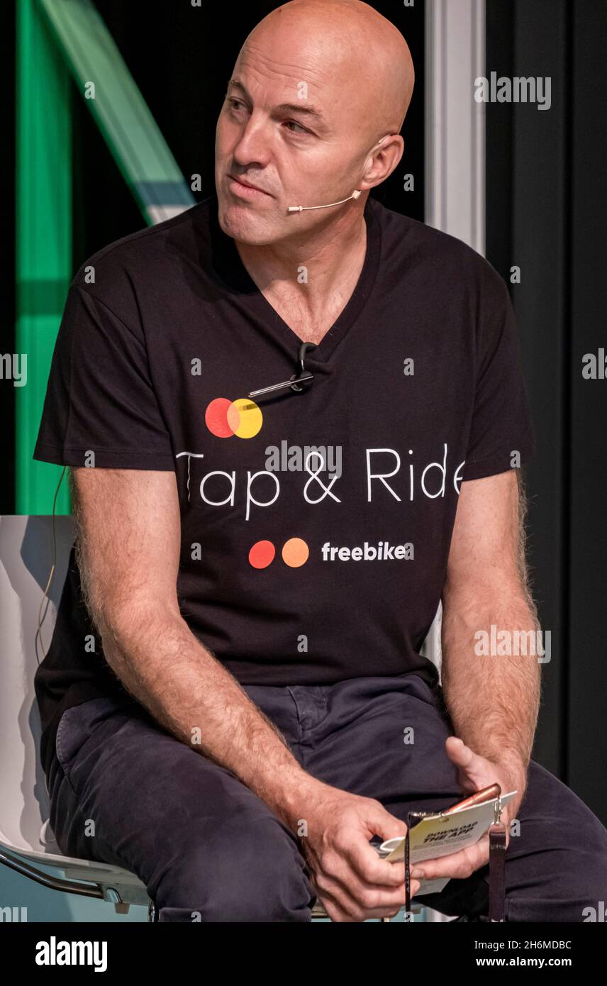 Barcelona, Spanien. November 2021. Charles Butler, Gründer von Free Bike, wird beim SmartCity Expo World Congress 2021 zu sehen sein.der SmartCity Expo World Congress 2021 findet seit 2011 auf dem Messegelände Fira Barcelona statt. Der SmartCity Expo World Congress ist die international führende Veranstaltung für Städte, die darüber reflektiert, wie eine intelligente Gesellschaft für innovative und nachhaltige Städte aufgebaut werden kann. Kredit: SOPA Images Limited/Alamy Live Nachrichten Stockfoto