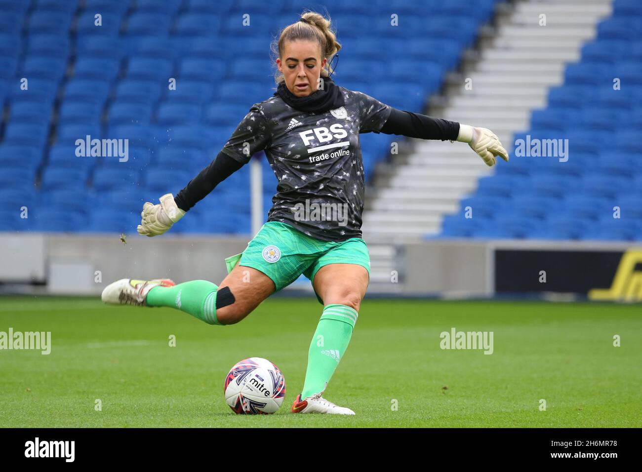Brighton, Großbritannien. Dezember 2019. Die American Express Community S Kirstie Levell (28 Leicester City) im Warm Up während des Barclays FA Womens Super League-Spiels zwischen Brighton & Hove Albion und Leicester City im American Express Community Stadium. Jordan Colborne/SPP Credit: SPP Sport Press Photo. /Alamy Live News Stockfoto