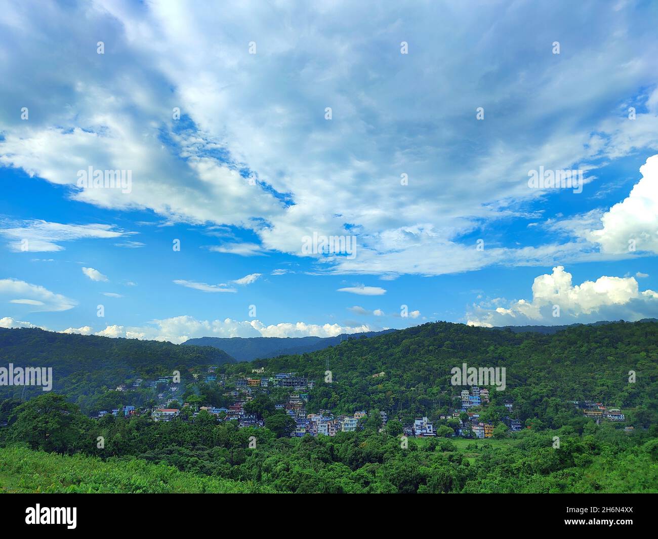 Khasi Hills ist eine niedrige Gebirgsformation auf dem Shillong Plateau im indischen Bundesstaat Meghalaya Stockfoto