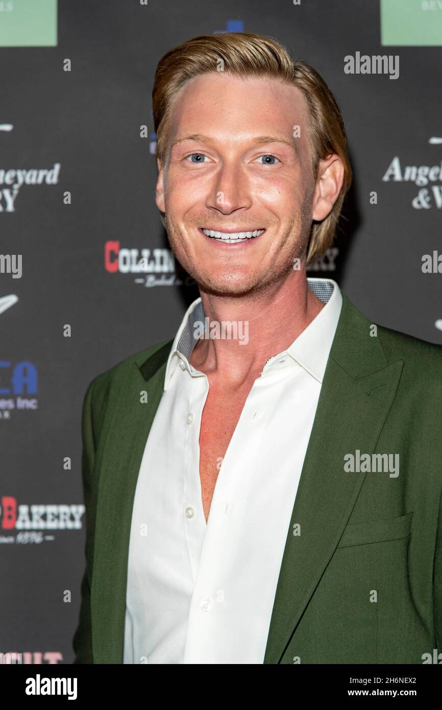 Ryan Delaney nimmt am 16. November 2021 an der „Night Night“-Filmpremiere von Rose Dove Entertainment im Laemmle Royal Theater, Los Angeles, CA Teil Stockfoto