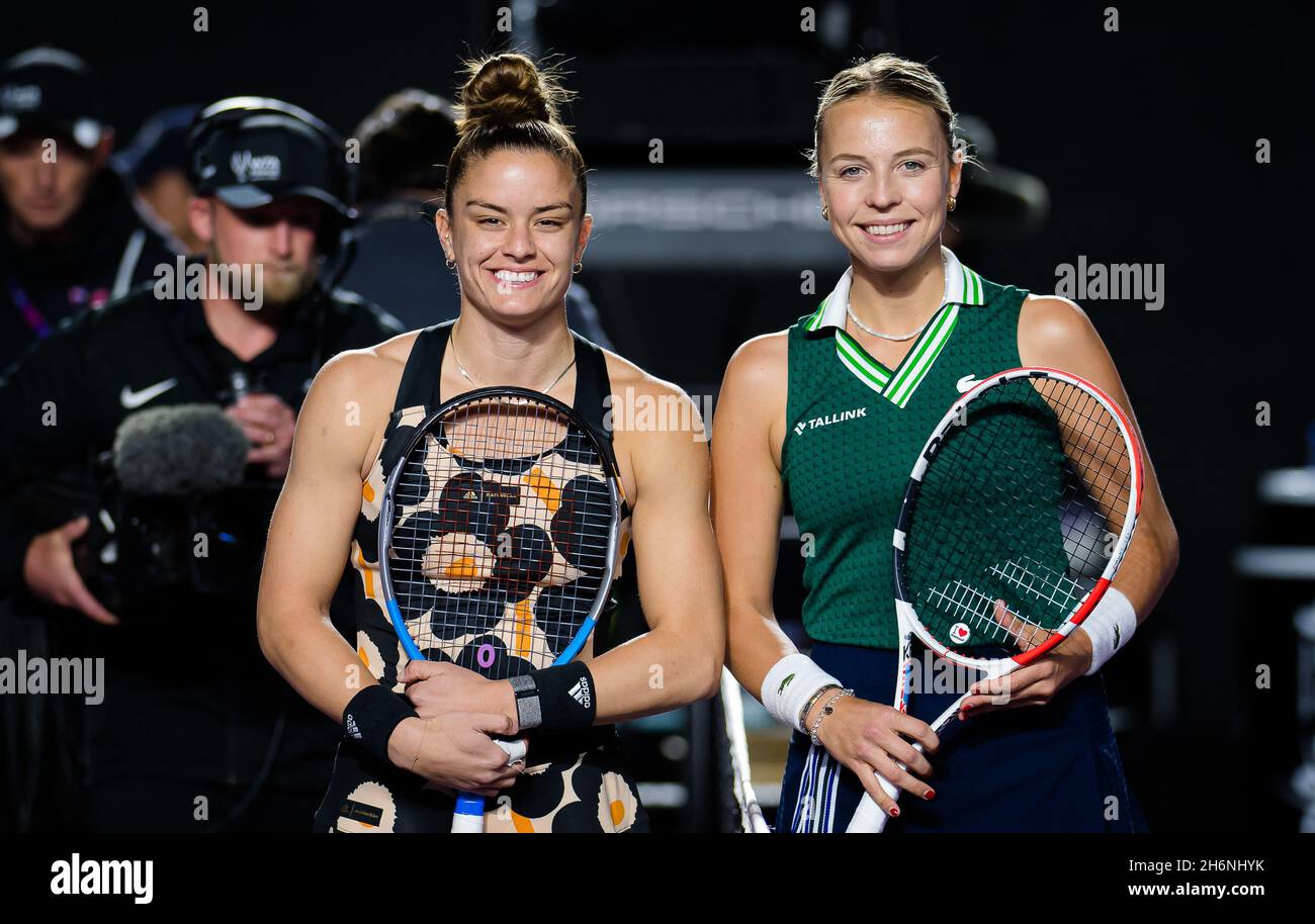 Maria Sakkari aus Griechenland und Anet Kontaveit aus Estland vor dem Halbfinale beim Akron WTA Finale 2021 Guadalajara, Masters WTA Tennisturnier am 16. November 2021 in Guadalajara, Mexiko - Foto: Rob Prange/DPPI/LiveMedia Stockfoto