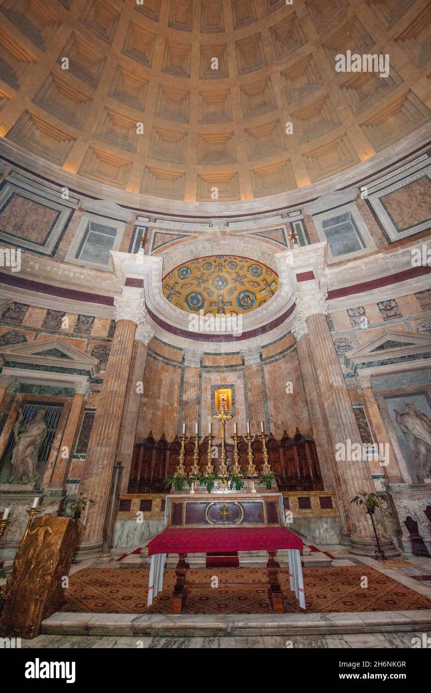 Christlicher altar -Fotos und -Bildmaterial in hoher Auflösung – Alamy