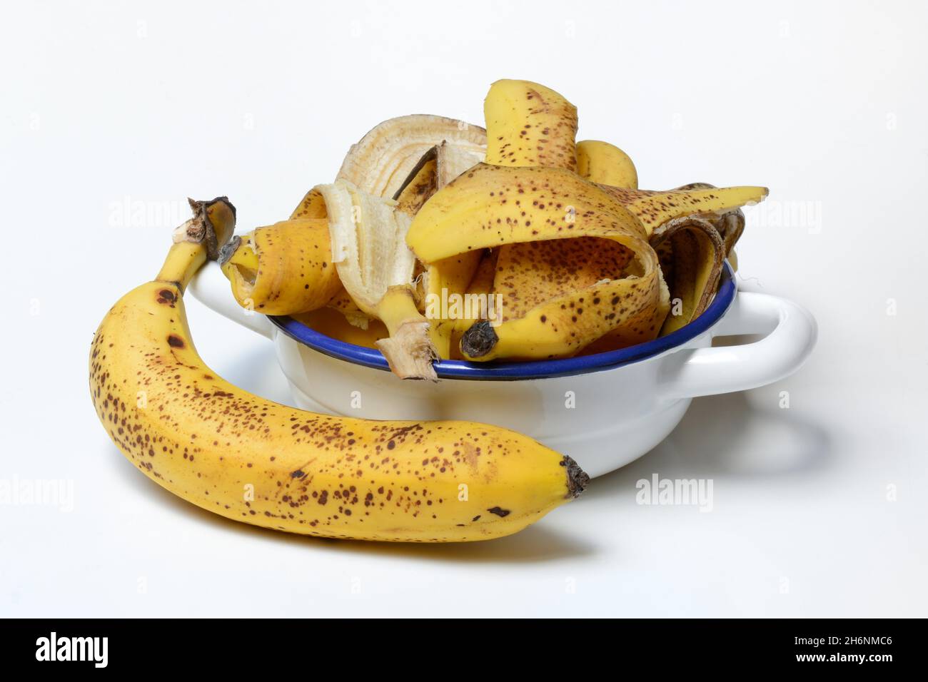 Bananenschälen in Schale, Banane, Kompost Stockfoto