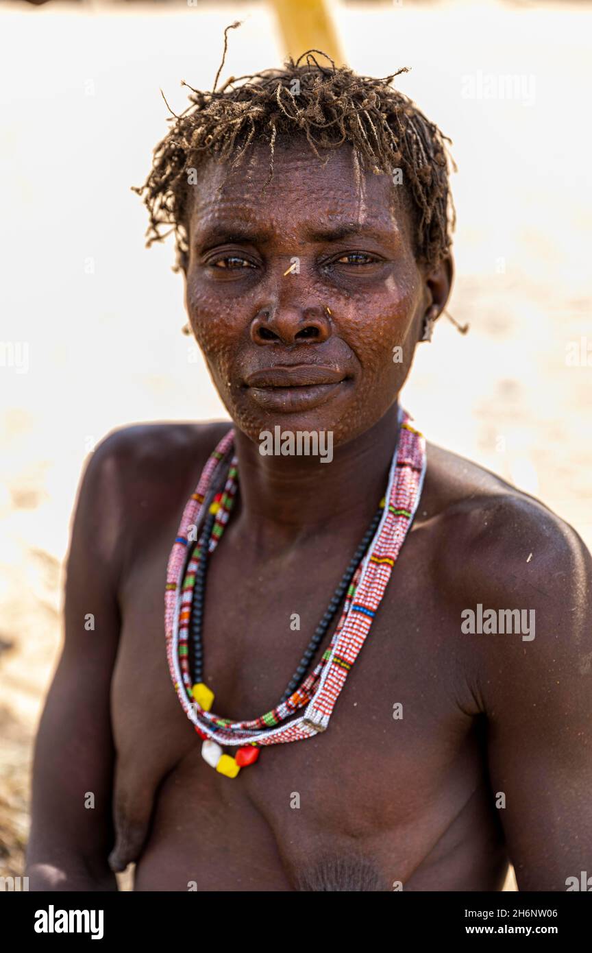 Frau des Stammes Toposa, Ost-Äquatoria, Südsudan Stockfoto