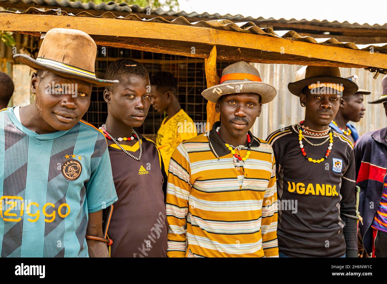 Junge Jungen aus dem Stamm der Laarim, Boya Hills, Eastern Equatoria, Südsudan Stockfoto