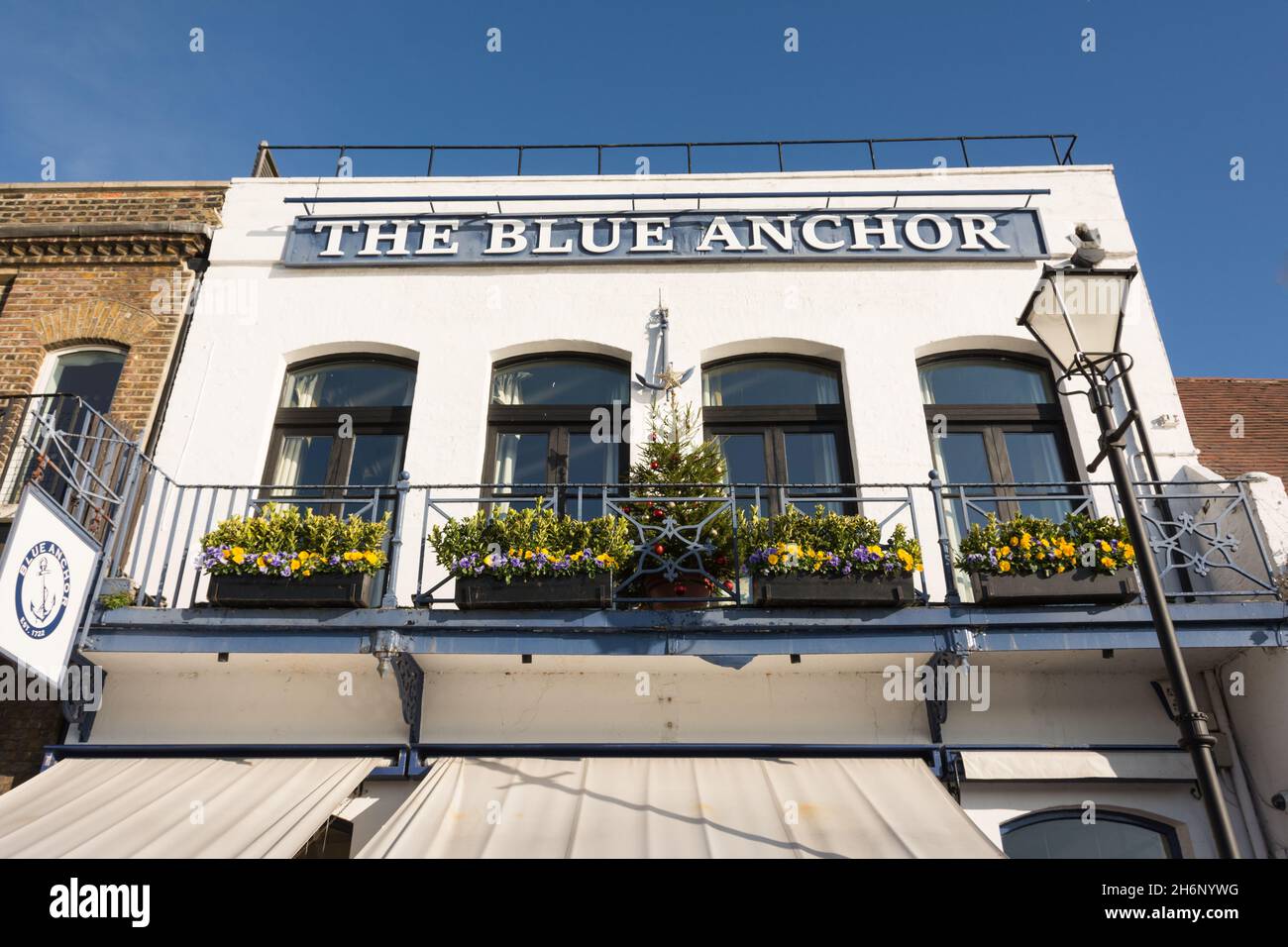 Das Äußere des Blue Anchor Pub in der Lower Mall, Hammersmith, London, W6, England, VEREINIGTES KÖNIGREICH Stockfoto