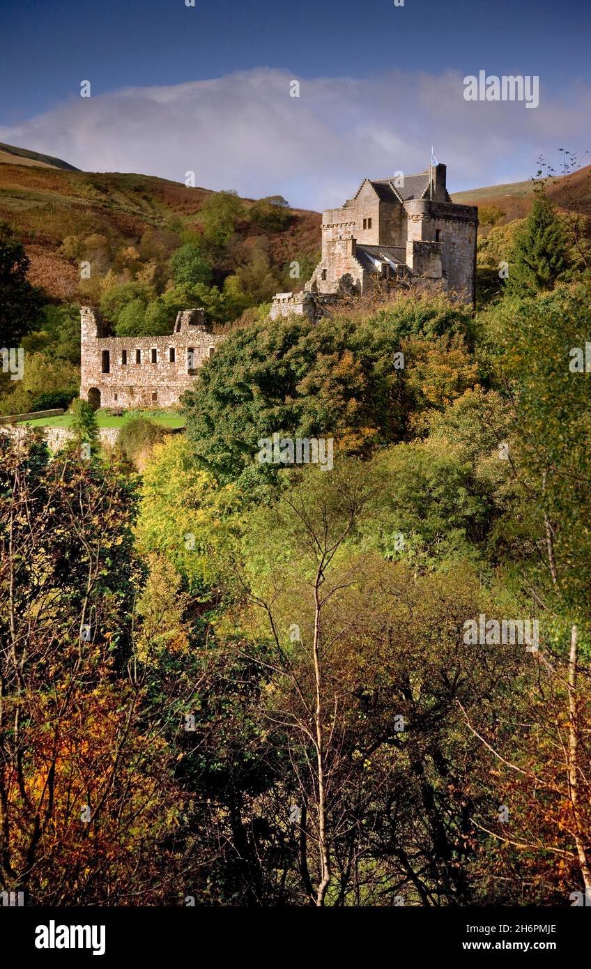 Frühherbstszene von Castle Campbell in Dollar Glen, Clackmannanshire Nr Stirling Stockfoto