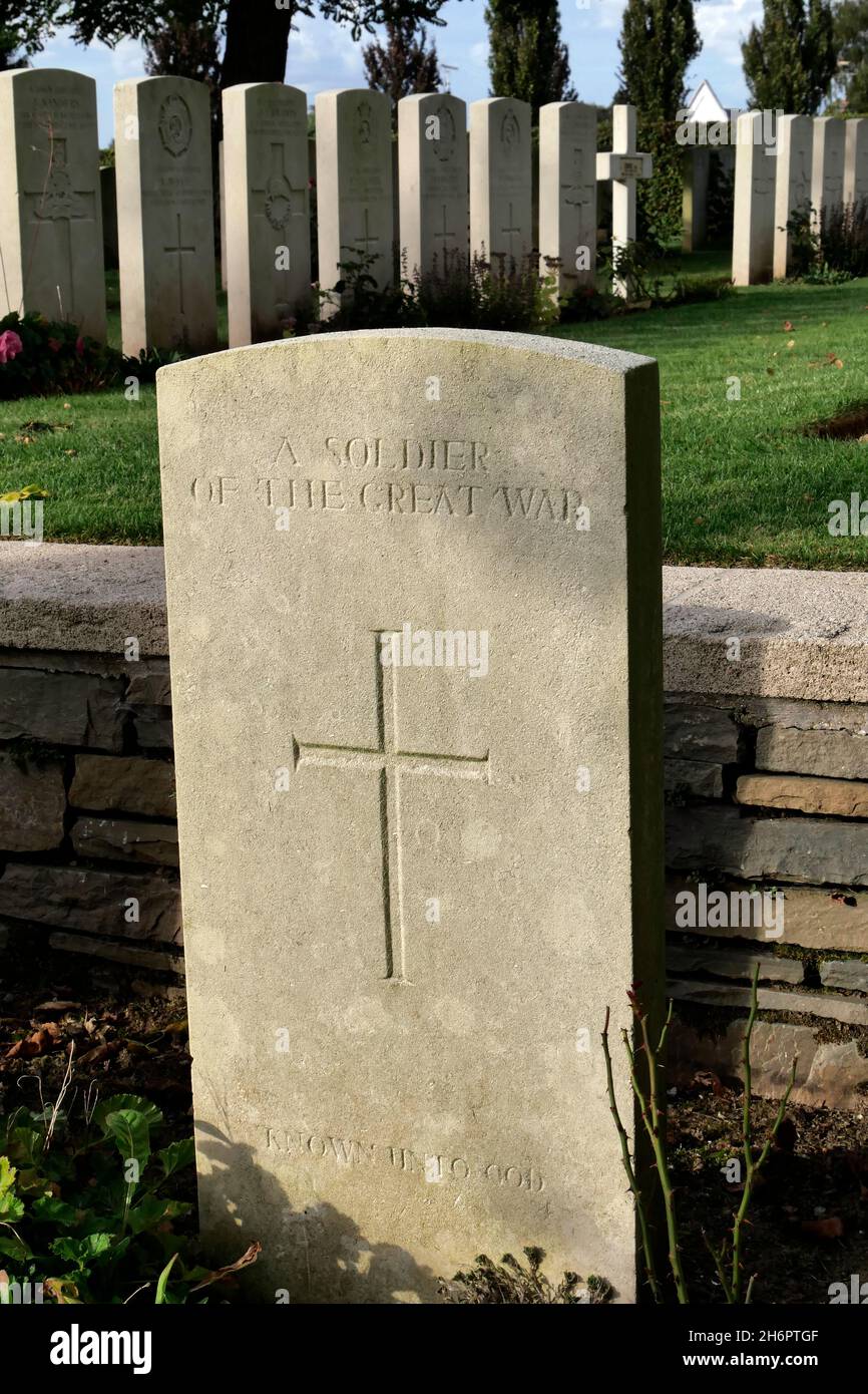 Unbenanntes Grab eines Soldaten des Ersten Weltkriegs, Gott unbekannt, BRITISCHER FRIEDHOF CAUDRY, Département Nord-Pas-de-Calais, Frankreich Stockfoto