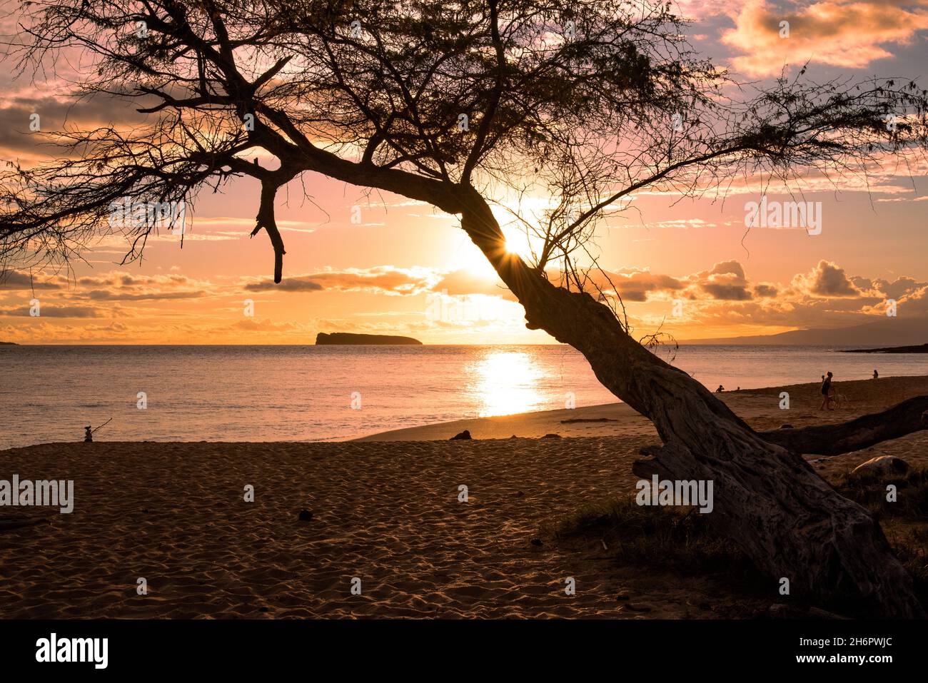 Sonnenuntergang am Makena Beach, Maui - Hawaii Stockfoto