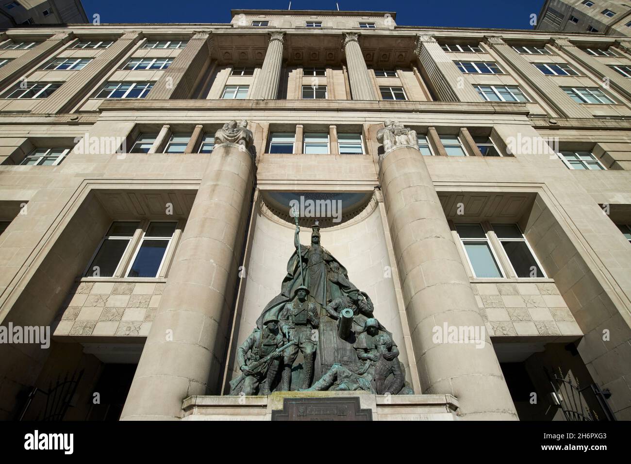 Das erste Kriegsdenkmal von joseph phillips möglicherweise das erste seiner Art in der Welt Tauschgebäude Tauschflagge Liverpool merseyside uk Stockfoto