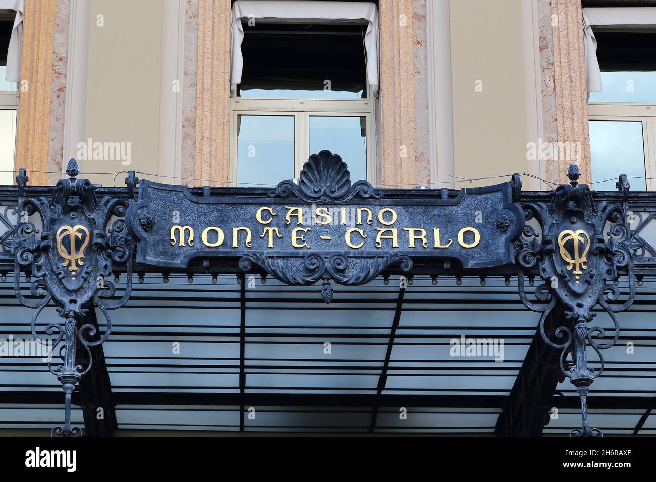 Dies ist der Eingang des weltberühmten Monte Carlo Casino im Fürstentum Monaco 19. Mai 2015 in Monaco, Monaco. Stockfoto