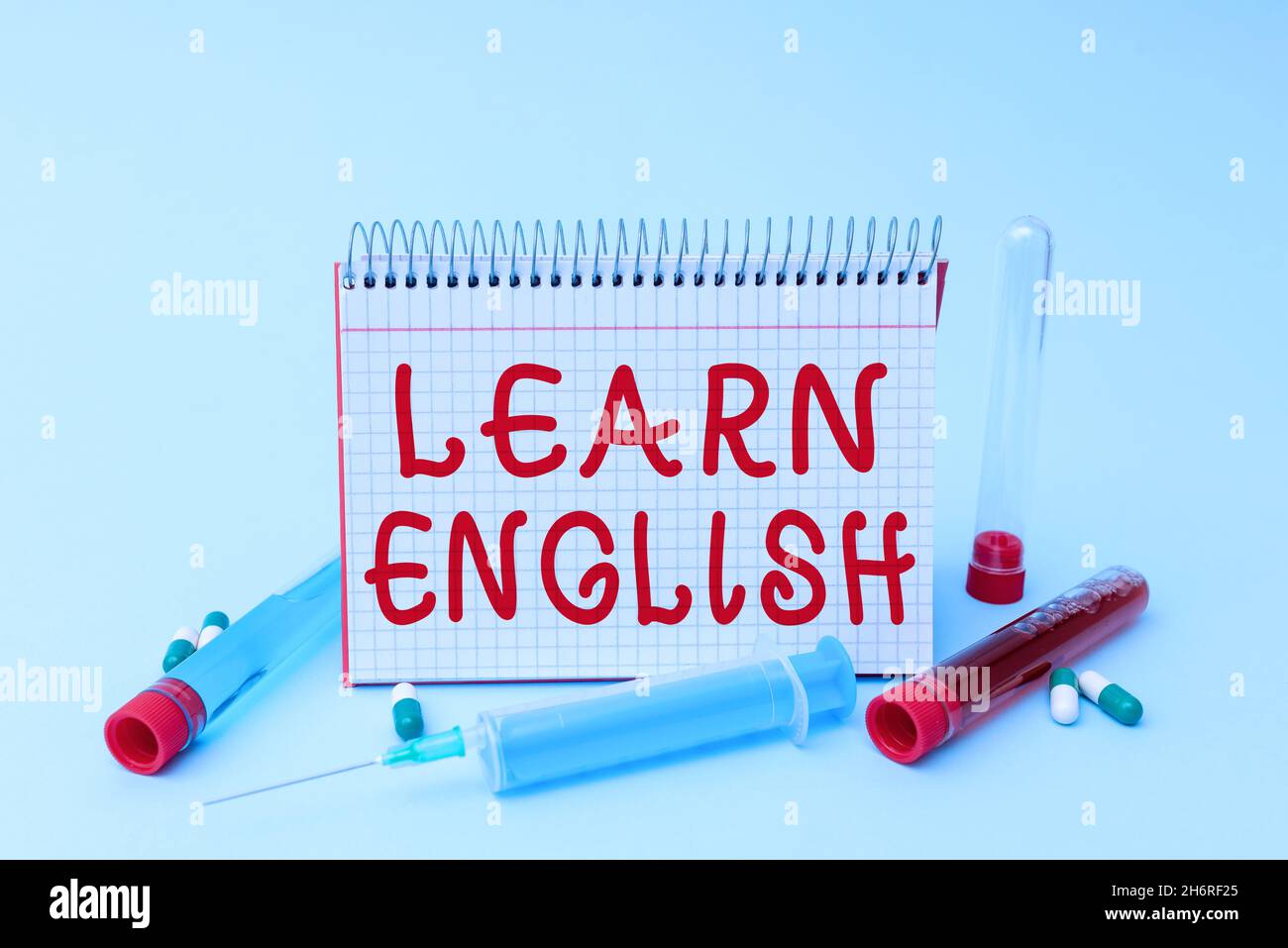 Handschriftentext Englisch lernen. Konzeptuelles Foto Erwerben Sie Kenntnisse in neuer Sprache, indem Sie wichtige medizinische Hinweise schreiben Laborprüfung von Stockfoto
