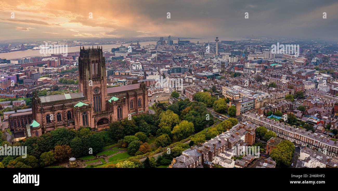 Luftaufnahme der Liverpool Cathedral in England Stockfoto