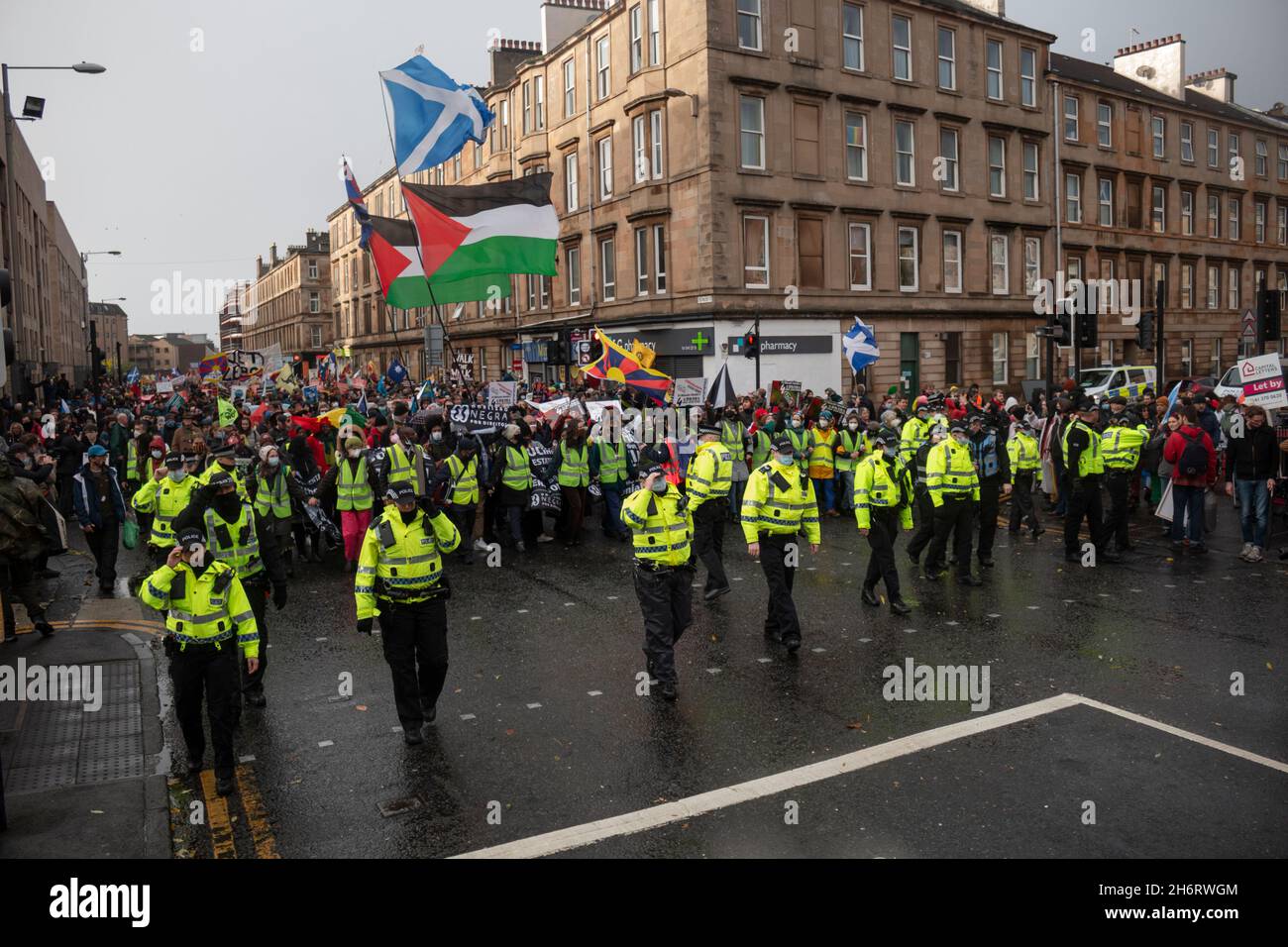 Glasgow protestmarsch während der COP26. Globaler Aktionstag Klimawandel Stockfoto