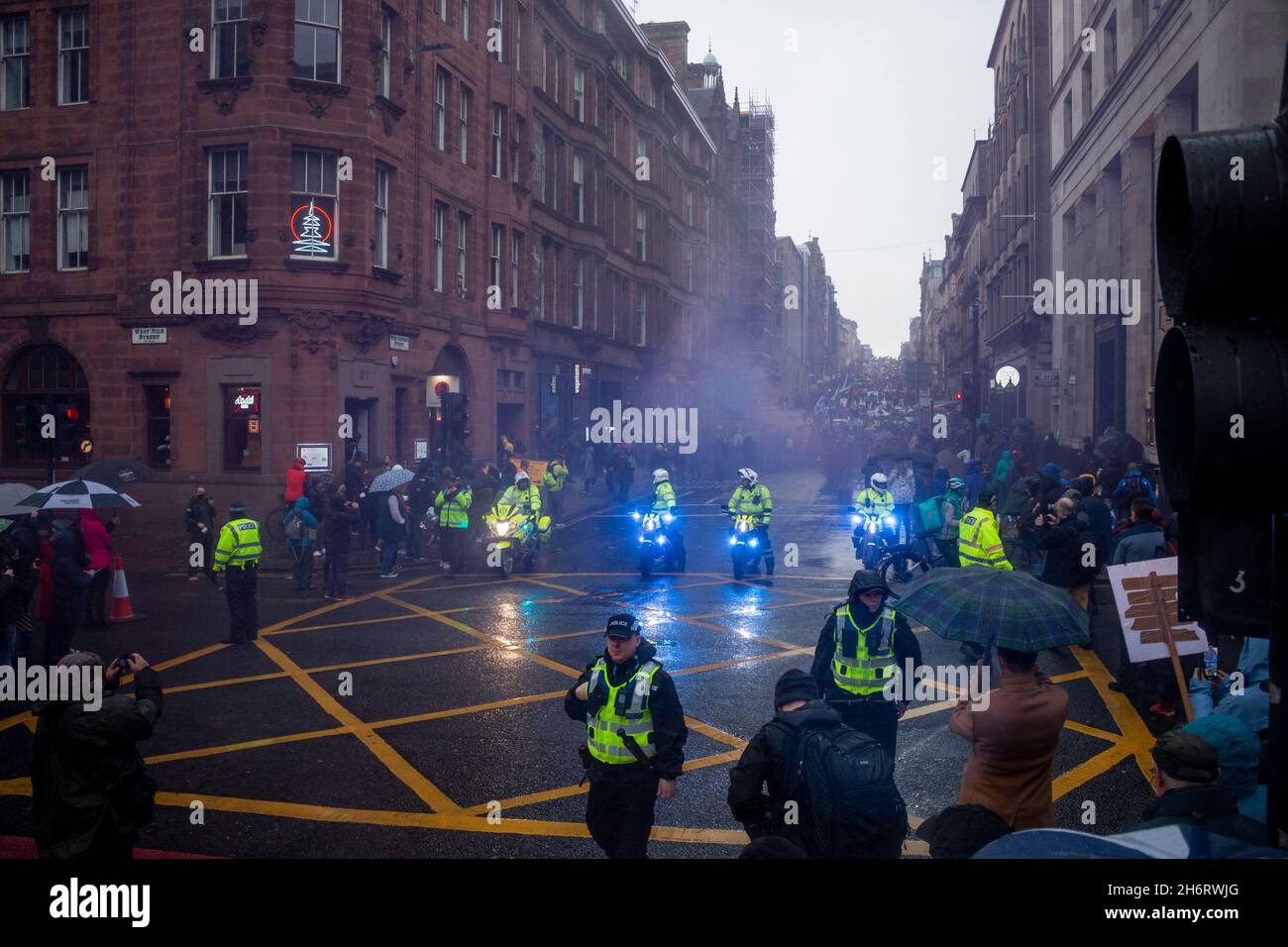 Glasgow protestmarsch während der COP26. Globaler Aktionstag Klimawandel Stockfoto