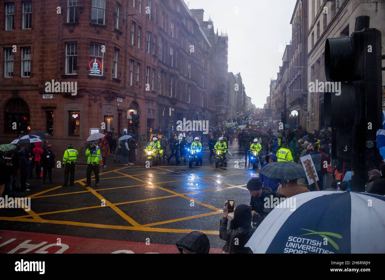 Glasgow protestmarsch während der COP26. Globaler Aktionstag Klimawandel Stockfoto